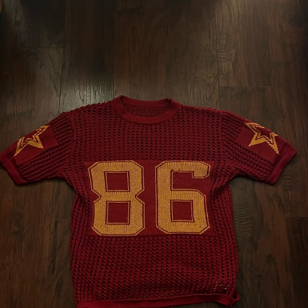 SHEIN Red and Gold Crewneck Sweater with Textured Knit